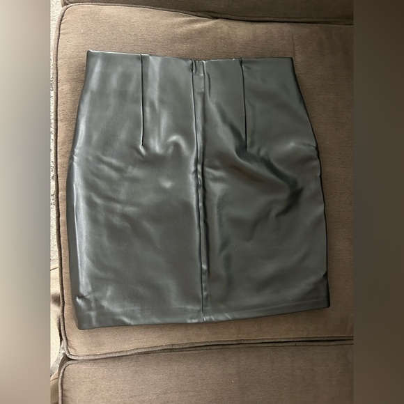 Dynamite Faux Leather Skirt, Size Medium - Picture 3 of 3